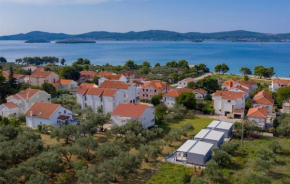 Lovely Home In Sveti Filip I Jakov With Wifi